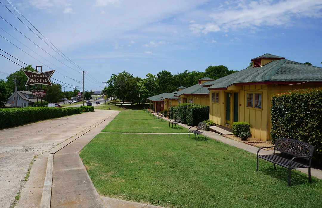 Lincoln Motel-1