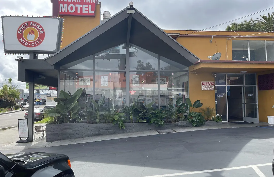 Relax Inn-1