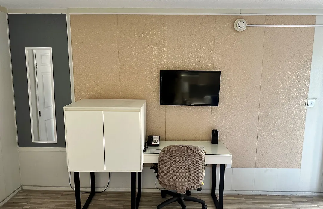 Travelodge By Wyndham Orlando At Heart Of International Drive-1