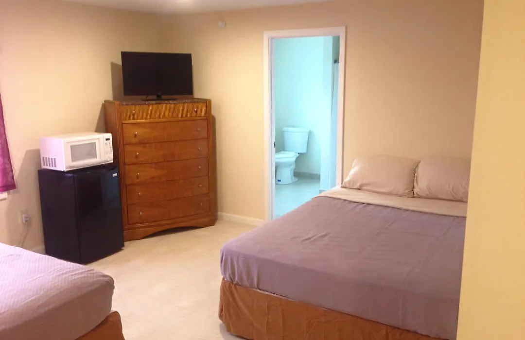 Misquamicut Beach Front Inn-1