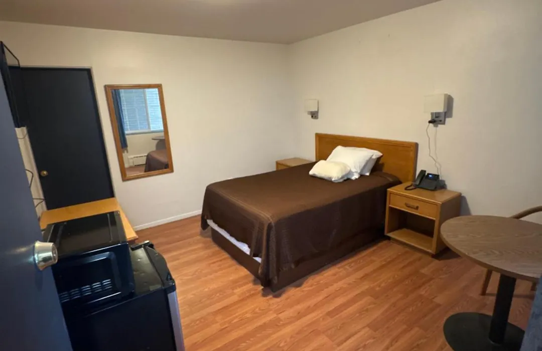 Travelers Motel-1