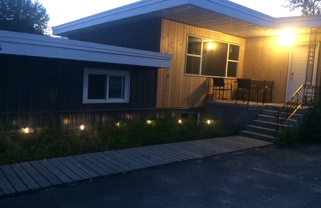 Pinewood Inn-1
