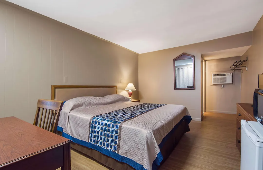 Knights Inn Amsterdam-1