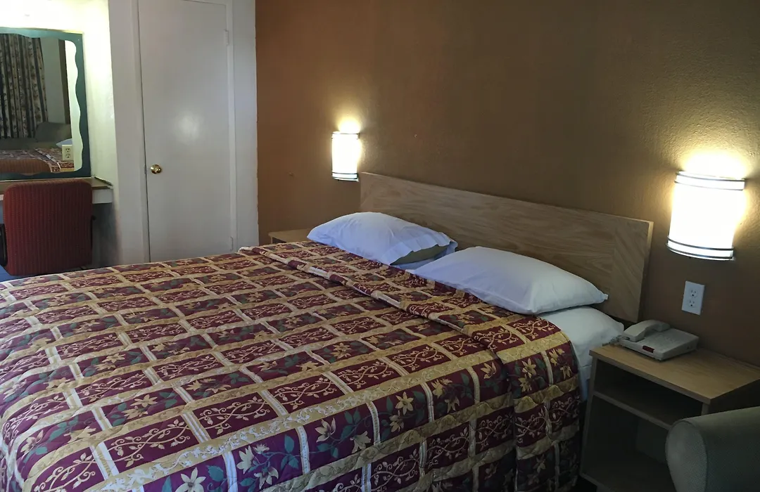 American Inn-1