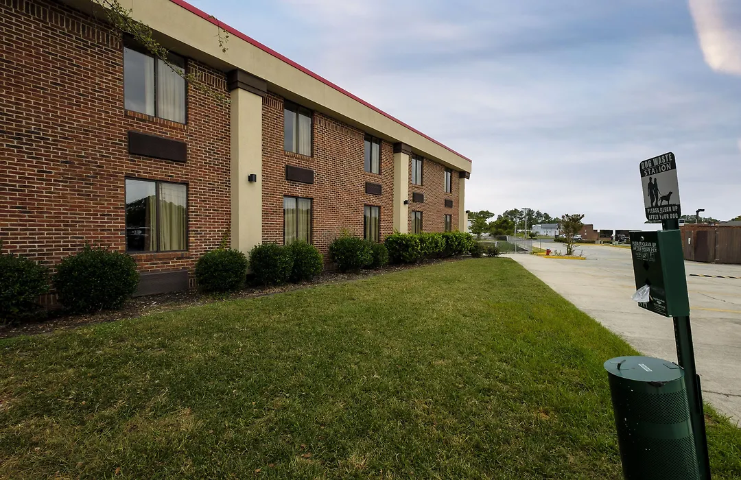 Red Roof Inn & Suites Jacksonville, Nc-1