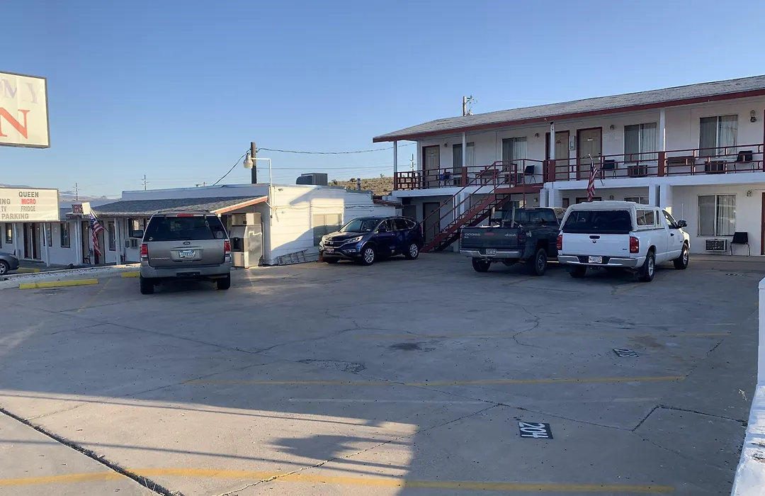 Economy Inn Motel-1