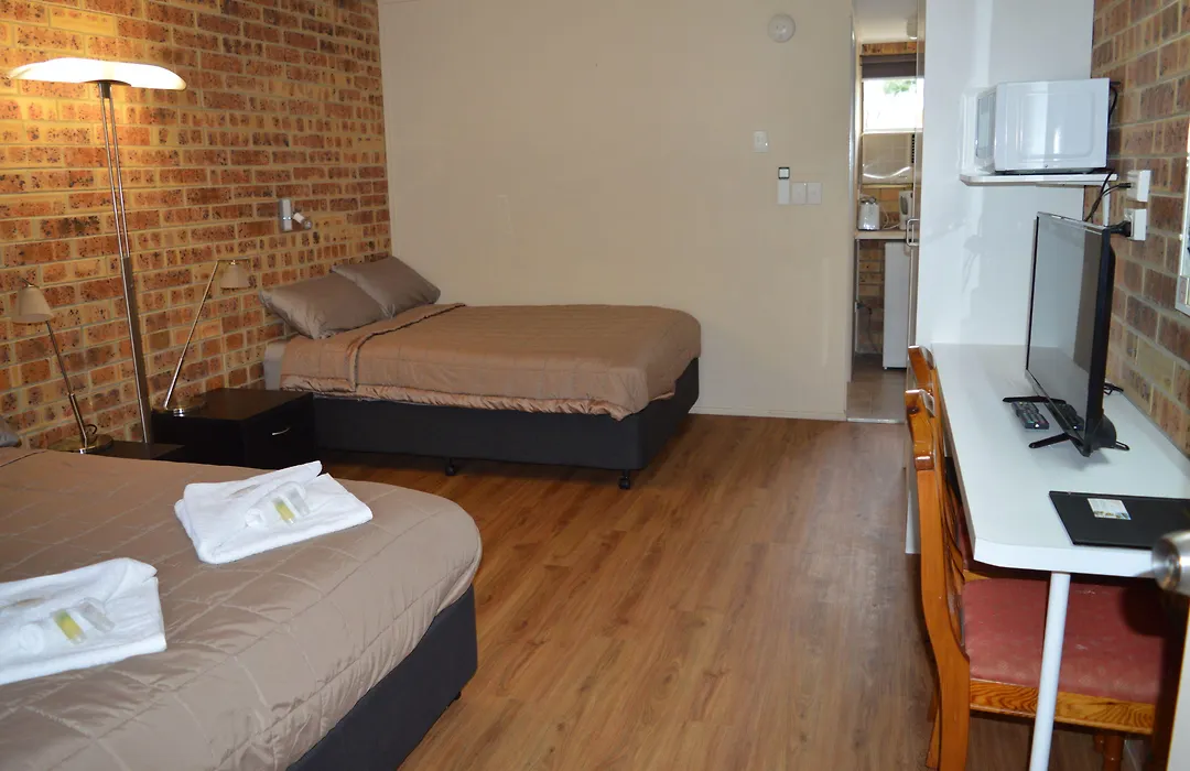 Golden Beach Motor Inn, Caloundra-1