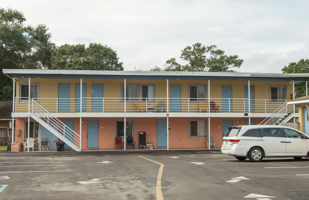 Delux Inn-1