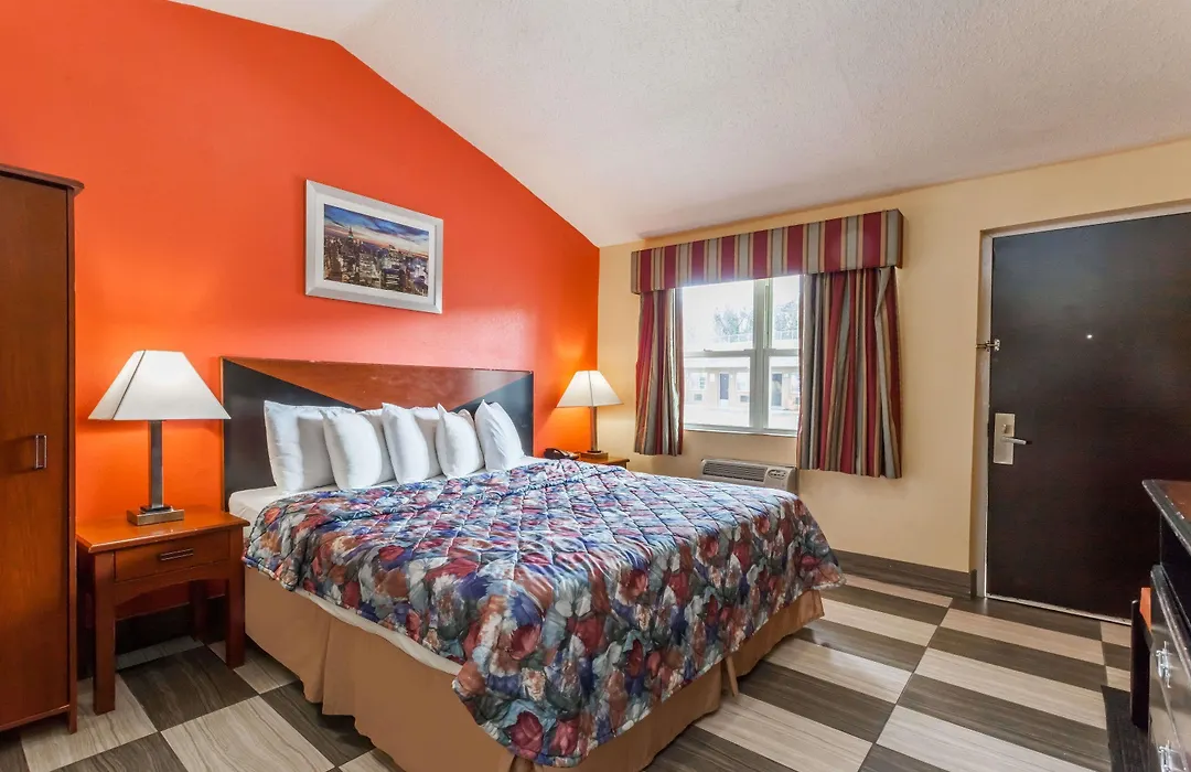 Travelodge By Wyndham Jersey City-1