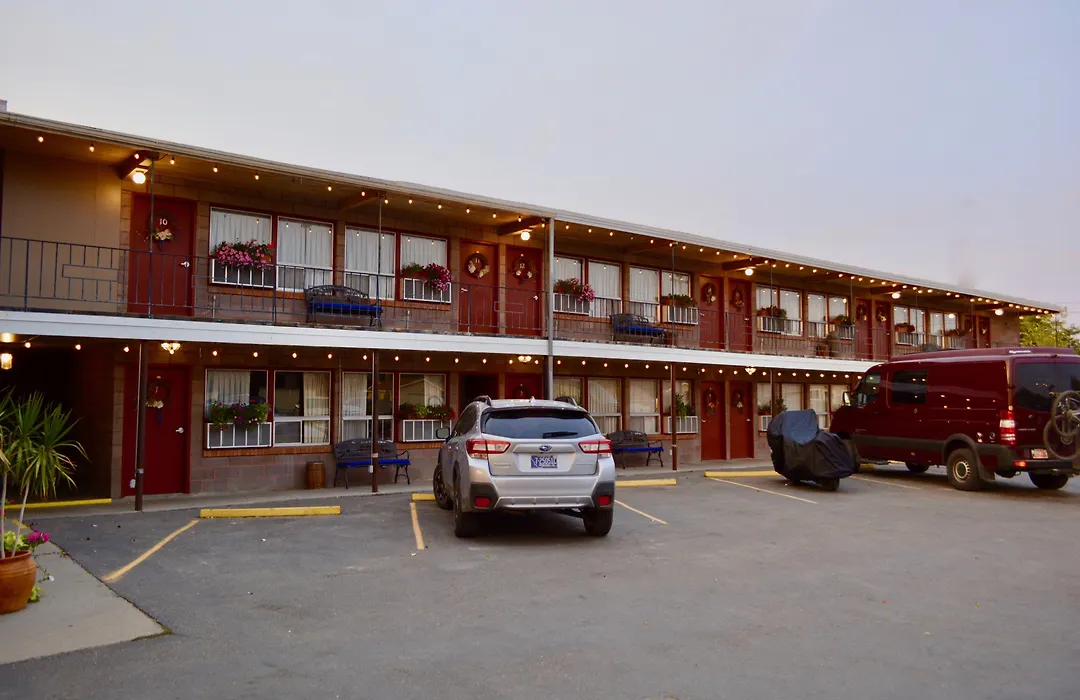 Lariat Motel-1