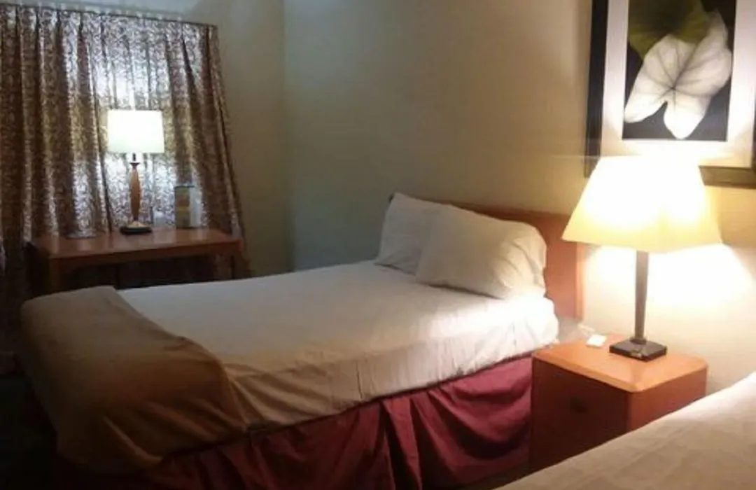 Sunset Inn (Adults Only)-1