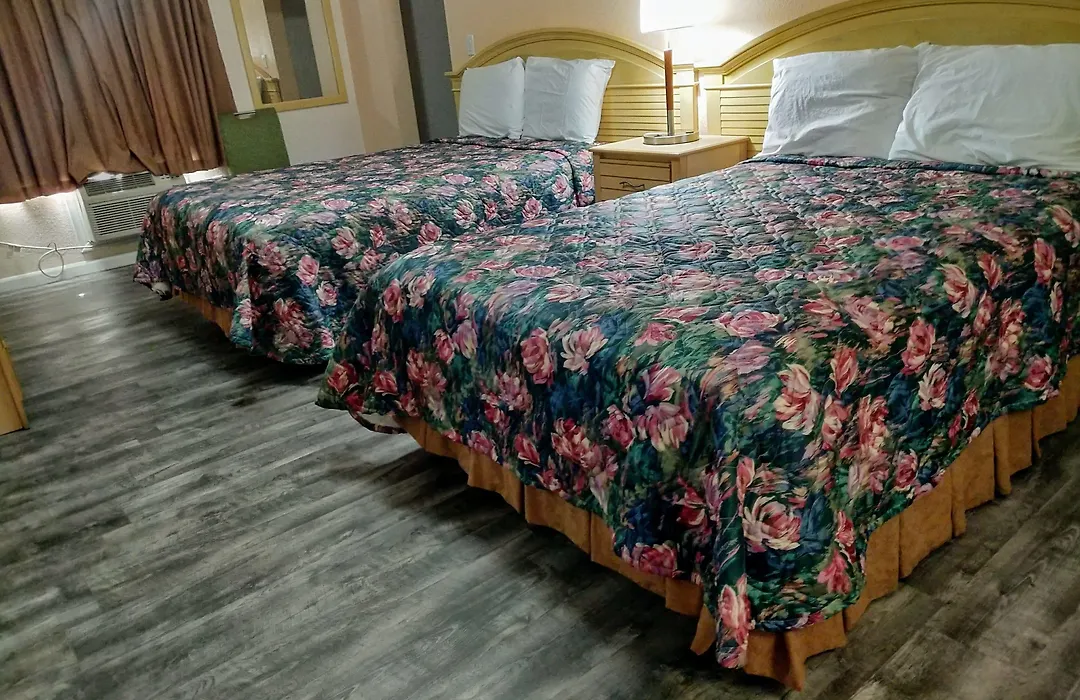 Travelers Inn - Clearwater-1