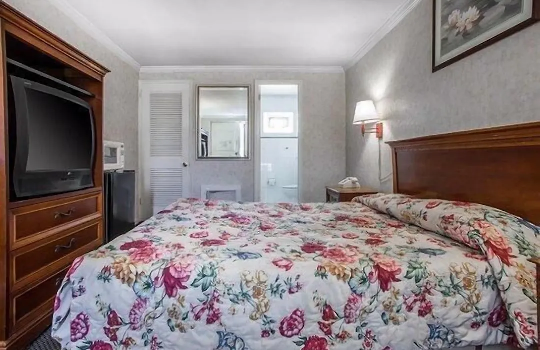 Downbeach Inn-1