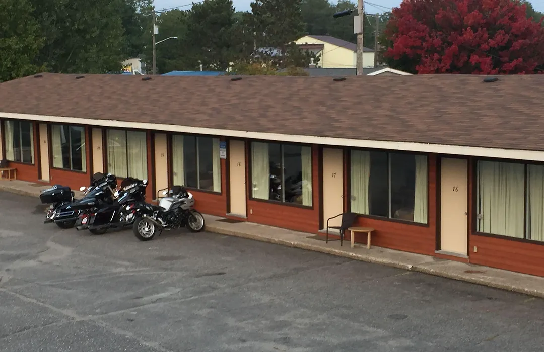 North Shore Wayside Inn-1