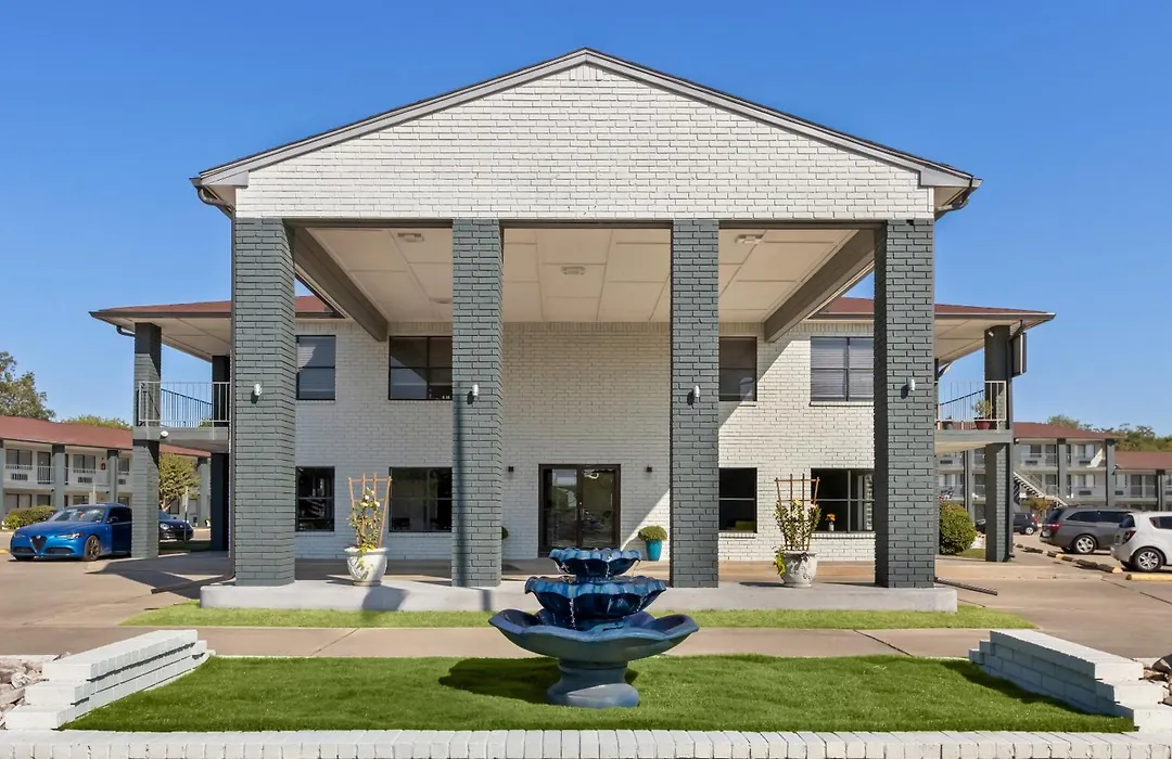 Hometowne Studios By Red Roof San Antonio E - Frost Bank Center-1