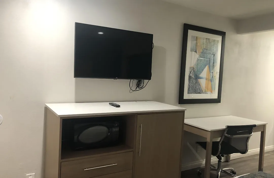 Cali Inn-1