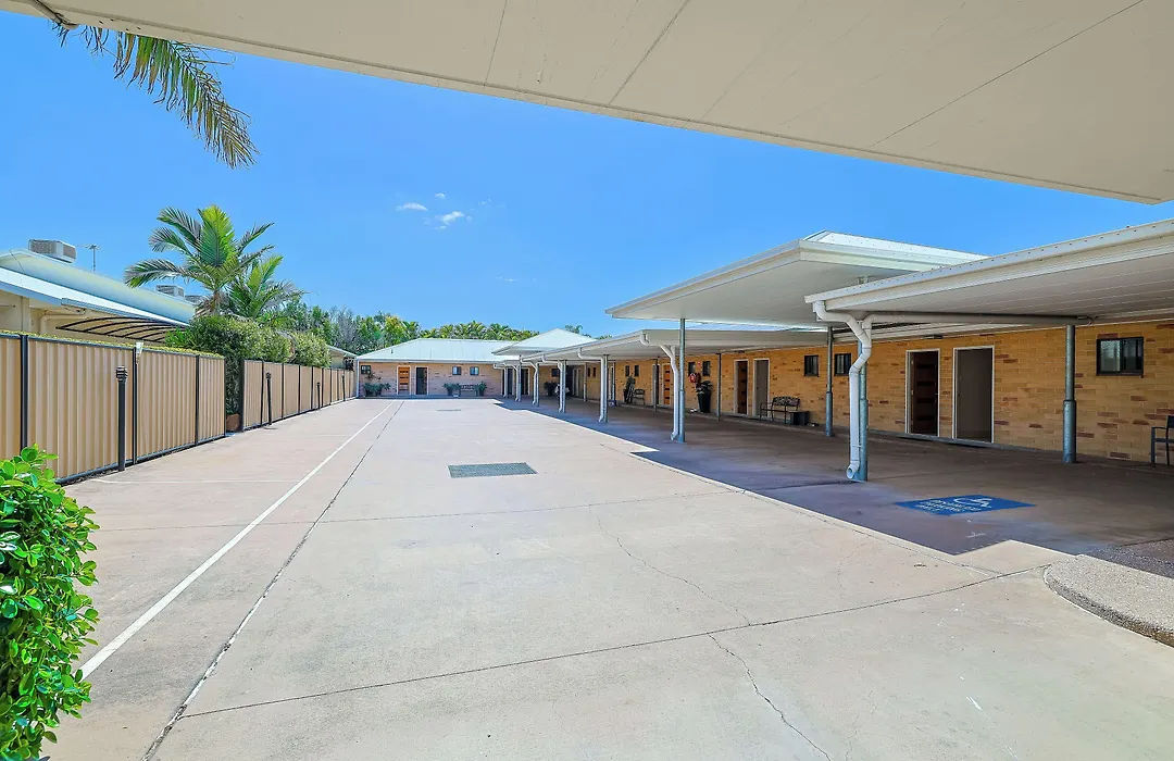 Emerald Central Palms Motel-1