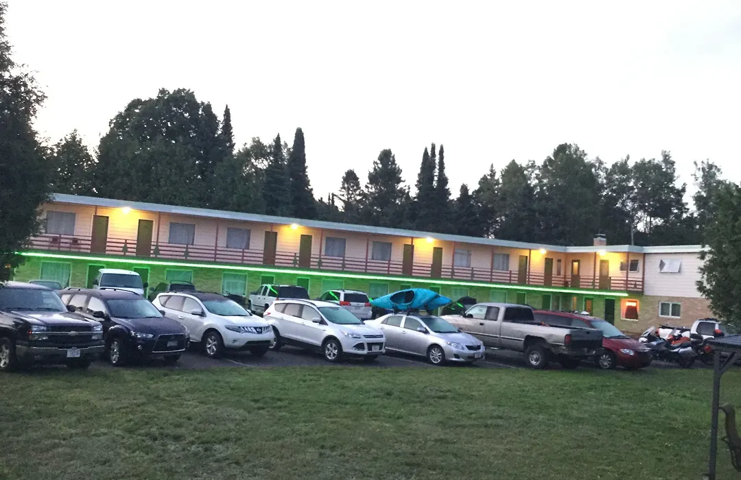 Cedars Motel-1