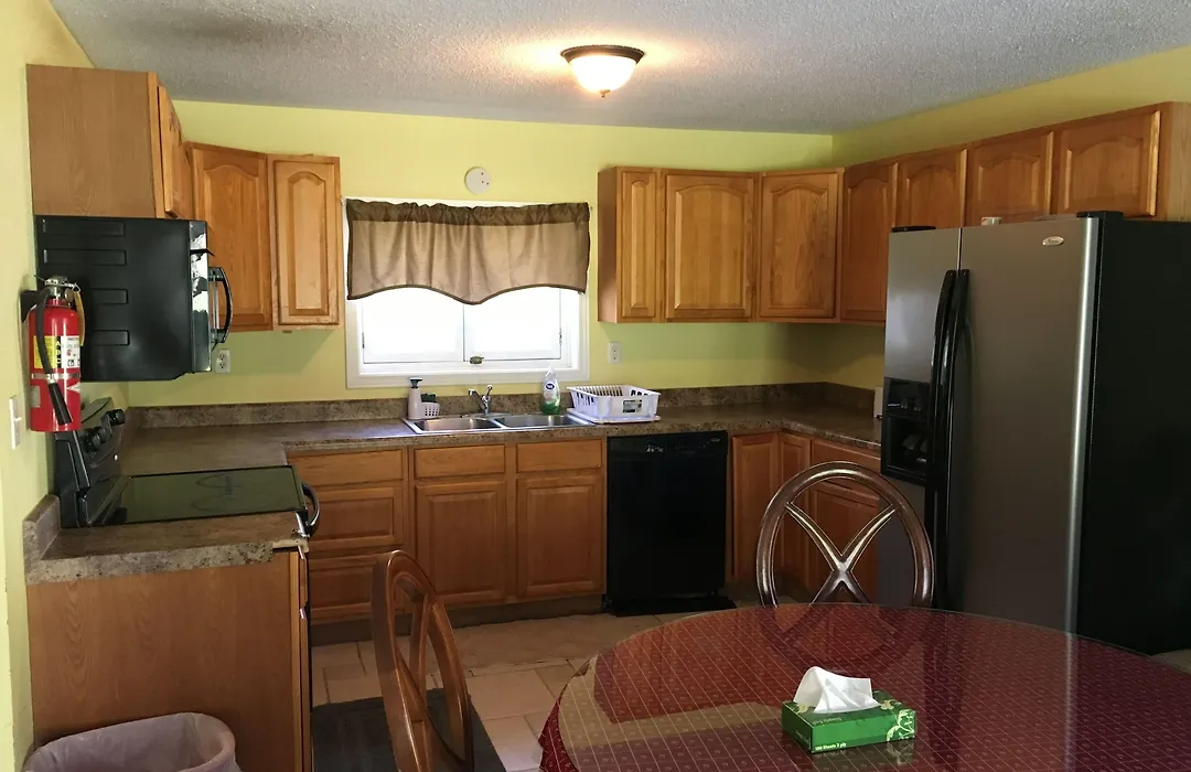 Pinetree Inn-1
