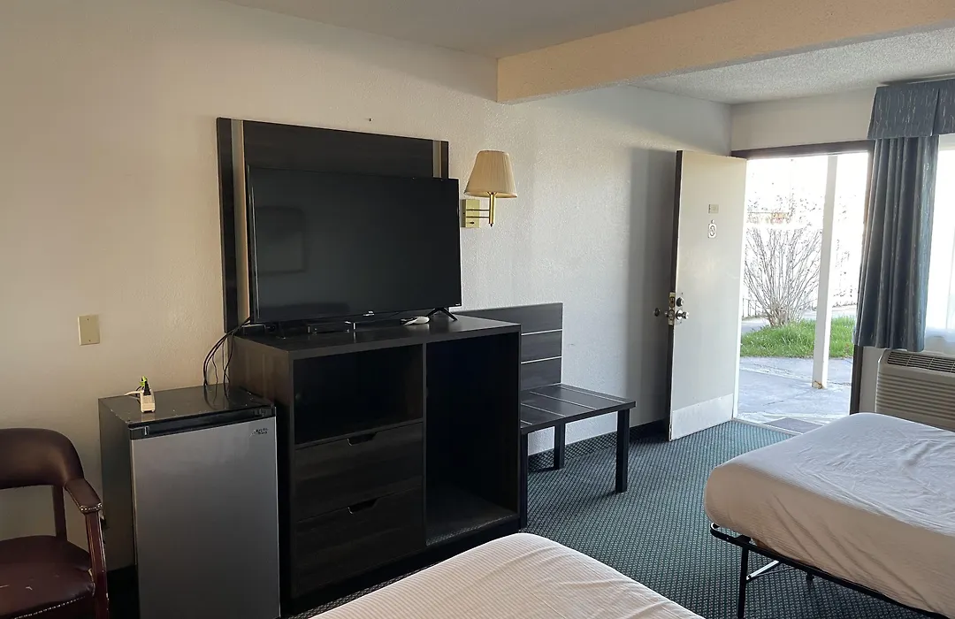 Landmark Inn-1