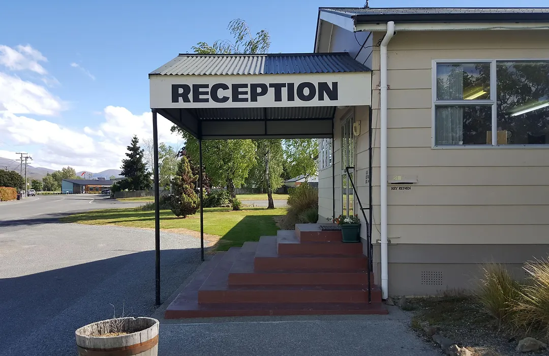 High Country Lodge, Motels & Backpackers-1