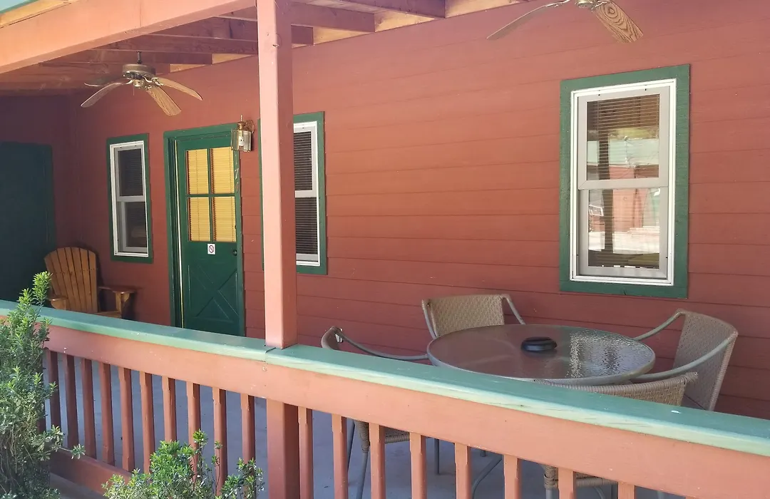 Kernville Inn-1