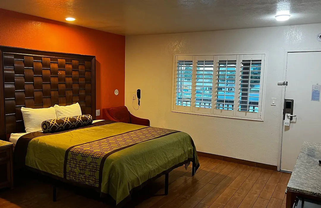 New American Inn & Suites-1