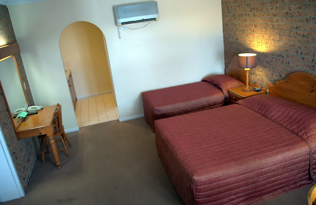 Swaggers Motor Inn-1