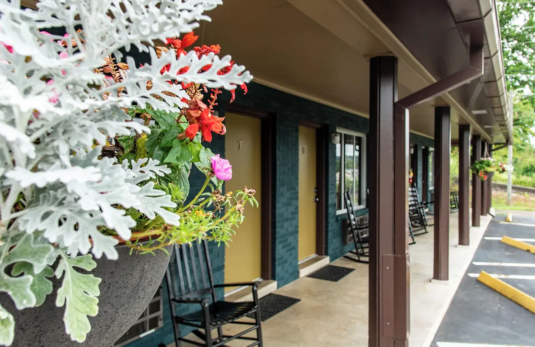 Townsend River Breeze Inn-1