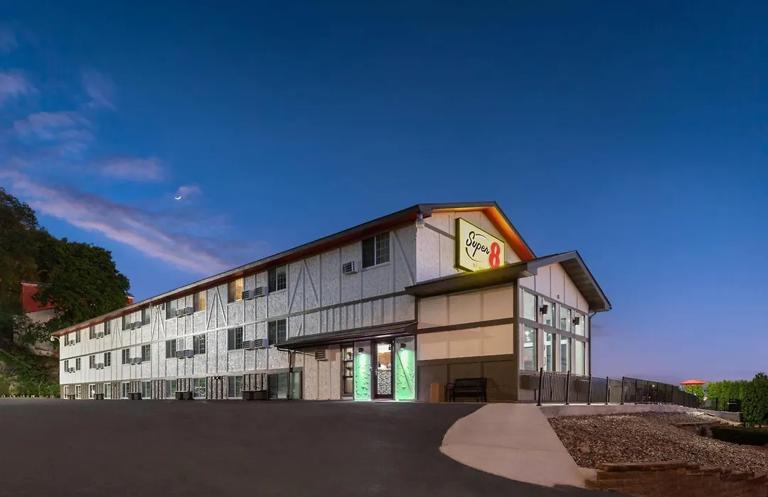Super 8 By Wyndham Winona Mn-1