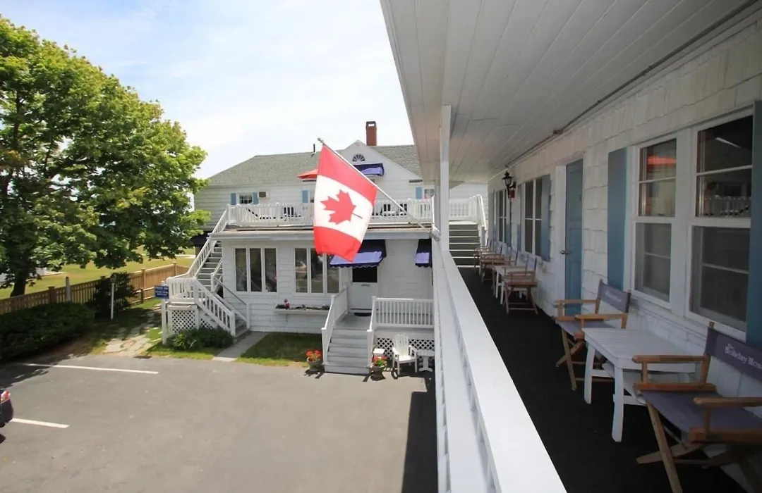 The Holiday House Inn & Motel-1