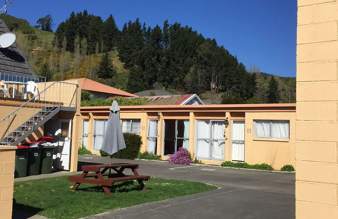 Milton Chalet Motel-1