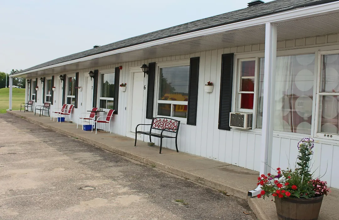 Travellers Inn-1