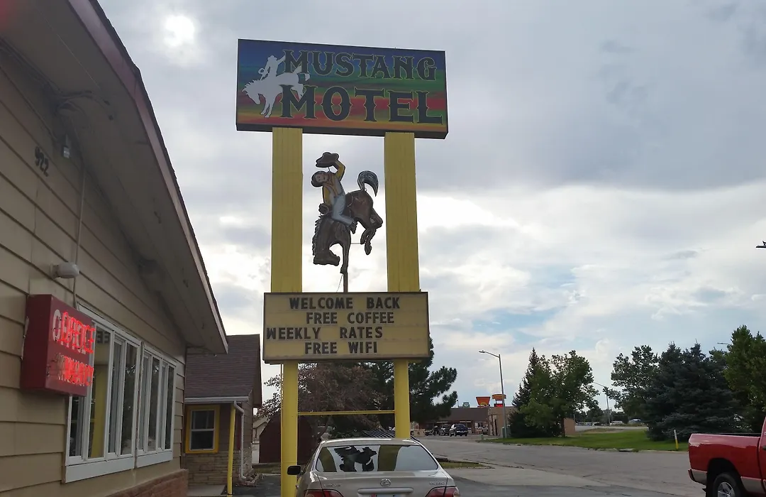 Mustang Motel-1