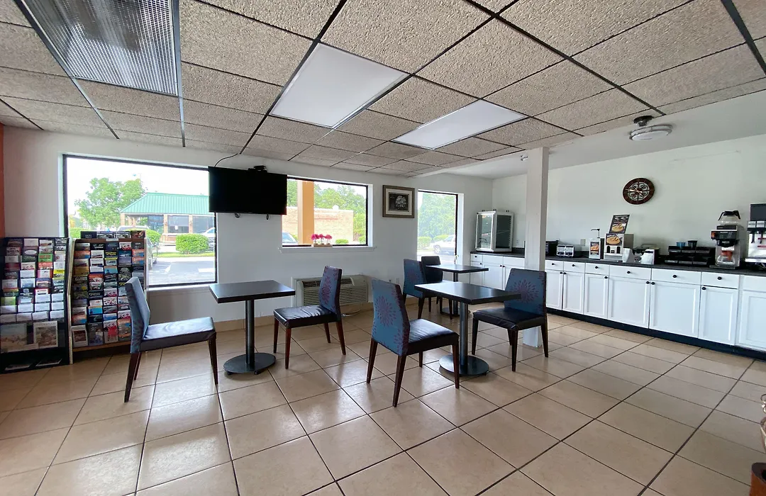 Super 8 By Wyndham Richmond Hill-1