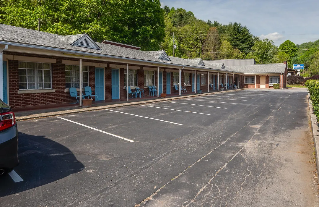 Parkway Inn-1