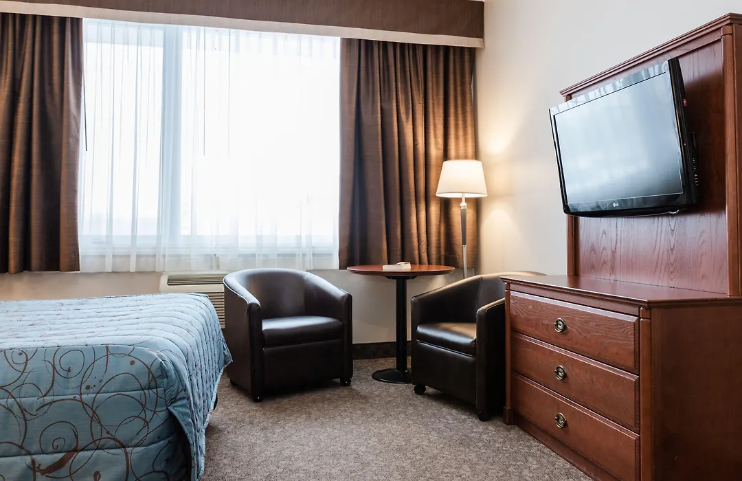 Adam'S Airport Inn-1