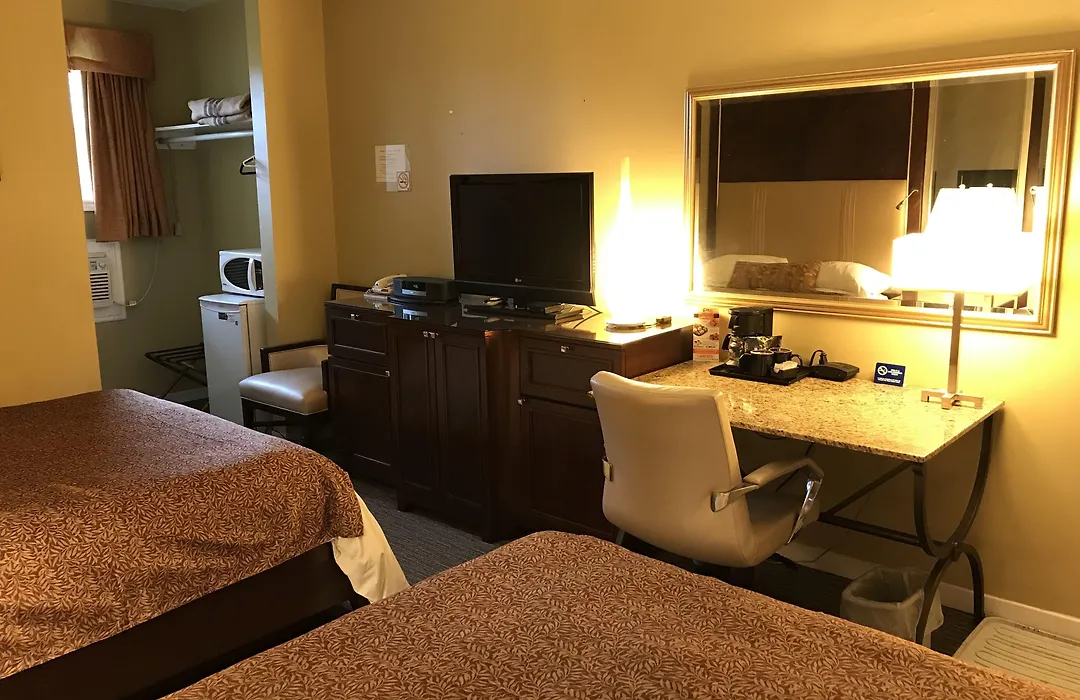 Cardinal Court Motel-1