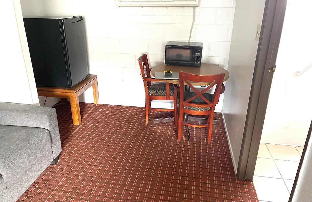 Royal A Motel-1