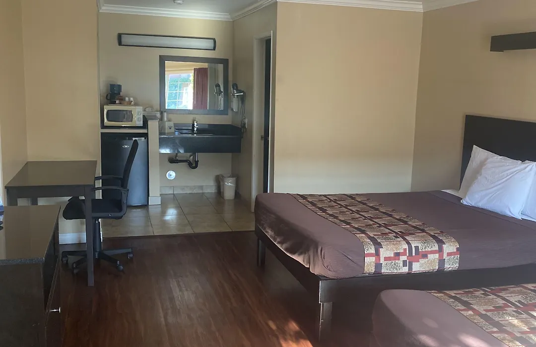 Anaheim Astoria Inn & Suites-1