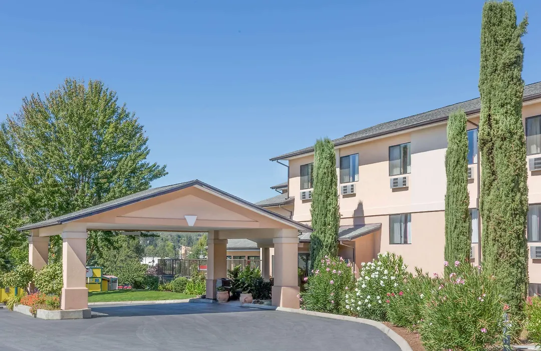 Super 8 By Wyndham Grants Pass-1