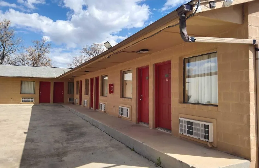 American Motel-1