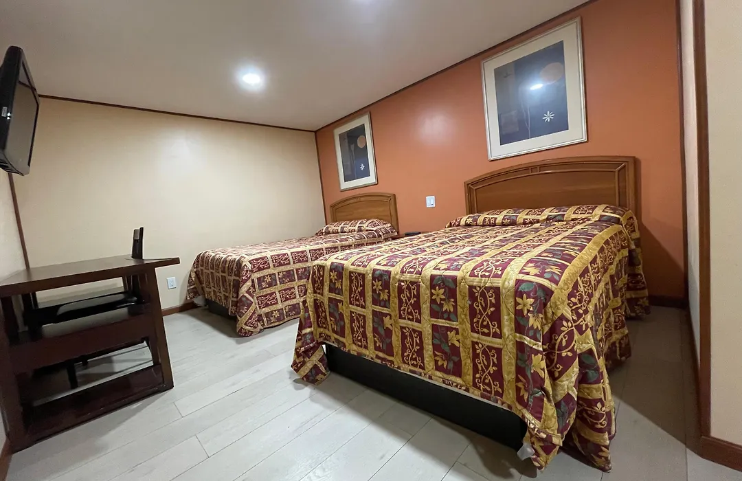 Travelers Motor Lodge-1