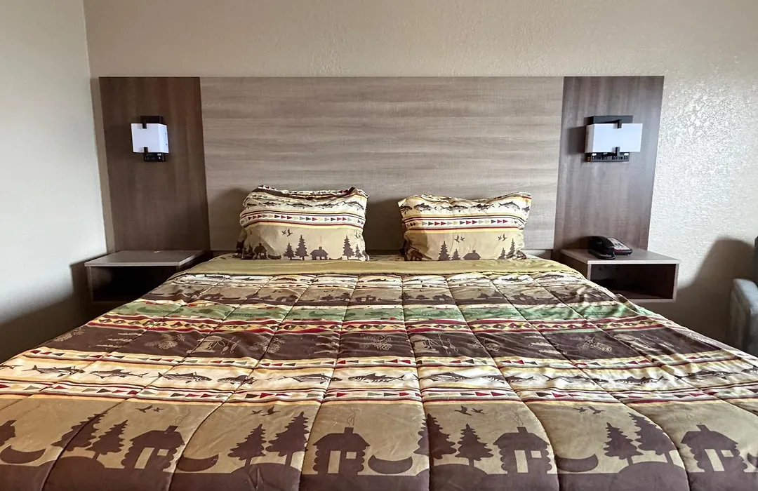 Booneslick Lodge - Neosho-1