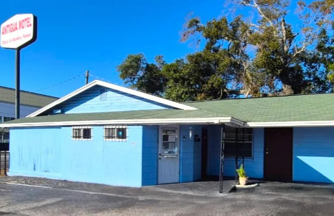 Antigua Motel By Oyo Tampa Us - 41-1