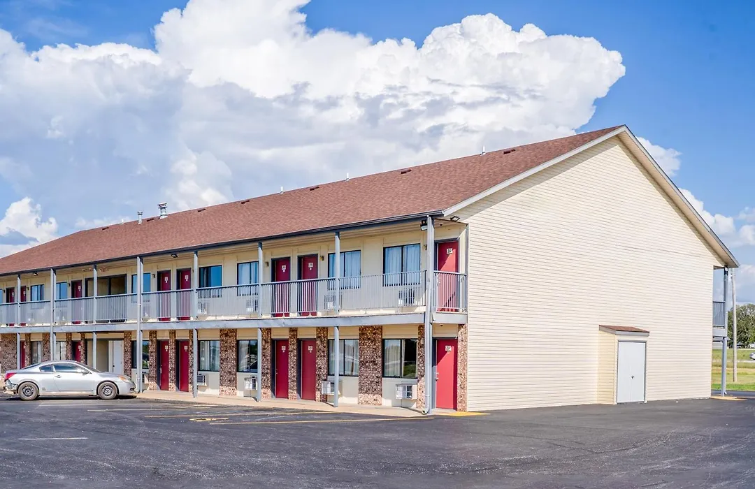 Capital O Aurora Inn Monett Us 60-1