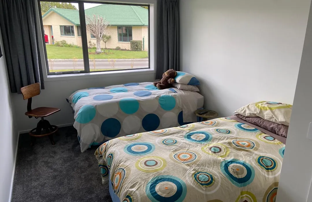 Red Tussock Motel-1