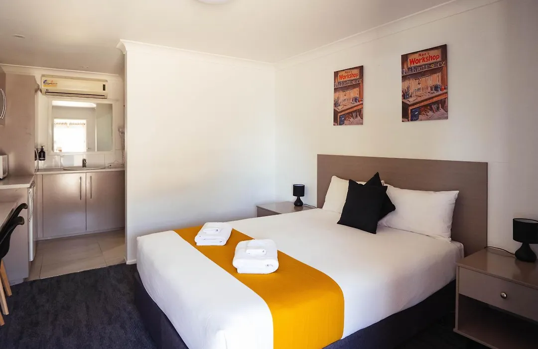 Burke & Wills Mt Isa-1
