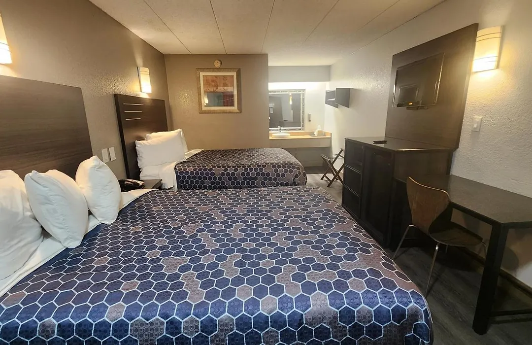Americas Best Value Inn And Suites Little Rock-1