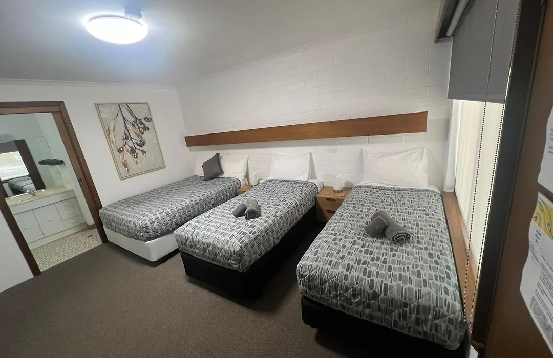 Orana Motor Inn-1